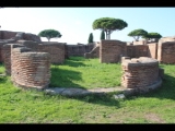 06302 ostia - regio iii - insula ix - domus dei dioscuri (iii,ix,1) - haupteingang - blick ri ueber raum a und b ri raum c im hintergrund.jpg